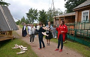 Елена Писарева познакомила лидеров новгородского женского движения с уникальным новгородским промыслом