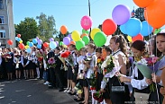 Елена Писарева и Алексей Чурсинов встретили День знаний в своей родной школе