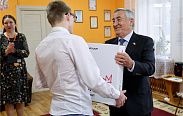 Юрий Бобрышев поздравил воспитанников приюта «Надежда» с Днём защиты детей