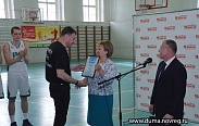 Елена Писарева поздравила юных баскетболистов с успешным завершением соревновательного сезона