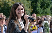 Елена Писарева и Алексей Чурсинов встретили День знаний в своей родной школе
