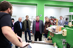 Депутаты посетили с рабочим визитом новгородский филиал Московского протезно-ортопедического предприятия