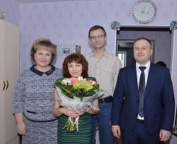 Елена Писарева поздравила одного из первых новорожденных в 2019 году 