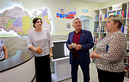 Юрий Бобрышев осмотрел социально значимые объекты в Поддорье