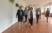 Председатель областной Думы посетила образовательные учреждения села Песь Хвойнинского района 