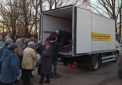 Денис Павлюк организовал ярмарку по продаже овощей по социальным ценам