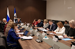 В преддверии заседания Новгородской областной Думы стартовали заседания комитетов